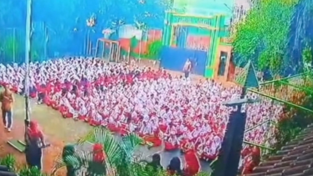 Video CCTV Mobil MBG Tabrak Siswa SD di Cilincing: Dilindas Saat Baris Literasi Membaca