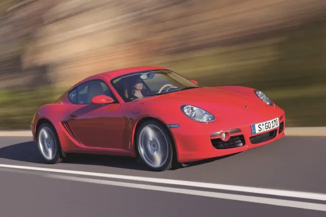 Ini Spesifikasi Porsche Cayman 2011 yang Tabrak Truk