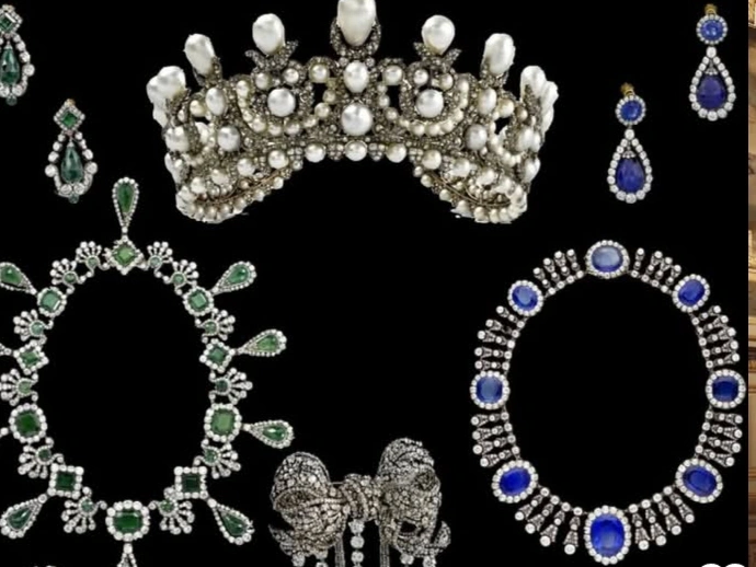 Ilustrasi sejumlah harta bersejarah kerajaan yang raib di Museum Louvre. [Instagram]