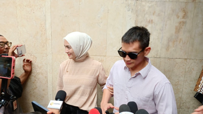 Didampingi Citra Kirana, Rezky Aditya Jalani Gelar Perkara Dugaan Penelantaran Anak