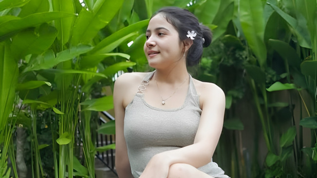 Biodata dan Agama Bulan Sutena, Selebgram Cantik Asal Bali Tersandung Isu Video Syur