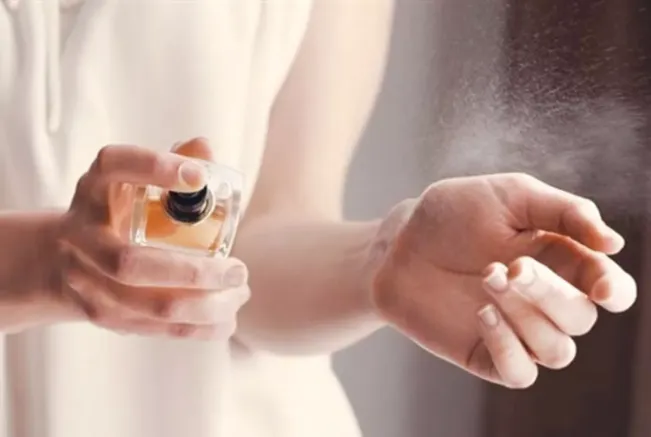 Hukum Memakai Parfum Saat Puasa untuk Perempuan dan Laki-laki dalam Pandangan Islam