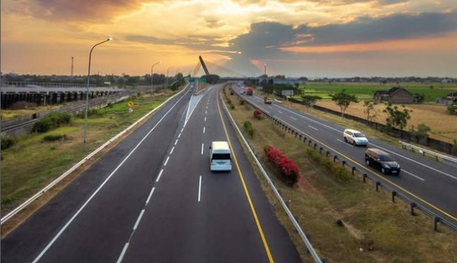 H-9 Idul Fitri, 76 Ribu Kendaraan Tinggalkan Jabodetabek Melalui Gerbang Tol Cikampek Utama