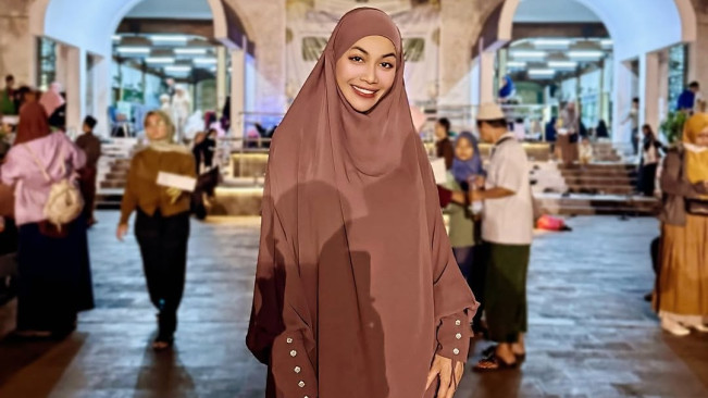 Denada Memohon Doa Dipertemukan Jodoh saat Umrah: Amin ya Robbal Alamin