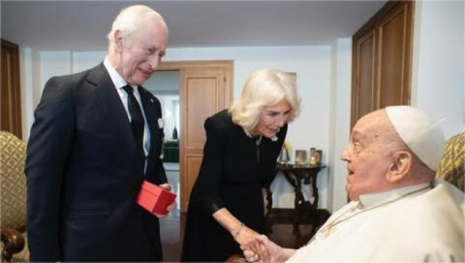 Raja Charles dan Ratu Camilla Ungkap Kesedihan atas Kematian Paus Fransiskus, Singgung Pertemuan Awal Bulan Ini