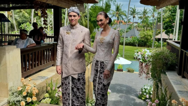 Wow, 72 Ribu Warganet Hadir Kondangan Online Pernikahan Luna Maya dan Maxime Bouttier