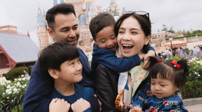 Liburan ke China, Raffi Ahmad Tulis Pesan Haru Untuk Anak-anaknya