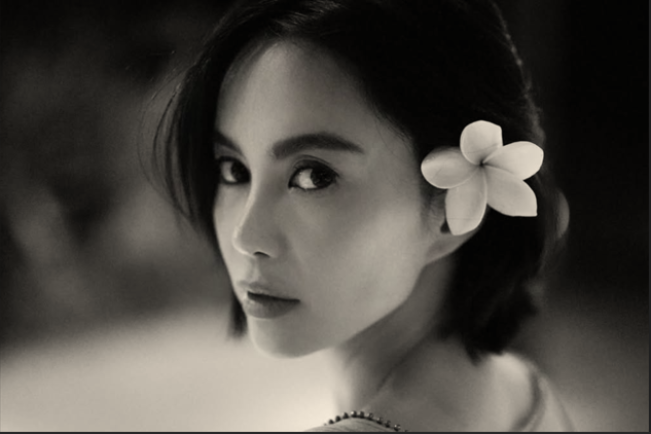 Fakta-fakta Dearly Desiana, Gandengan Ari Lasso di Nikahan Luna Maya dan Maxime Bouttier