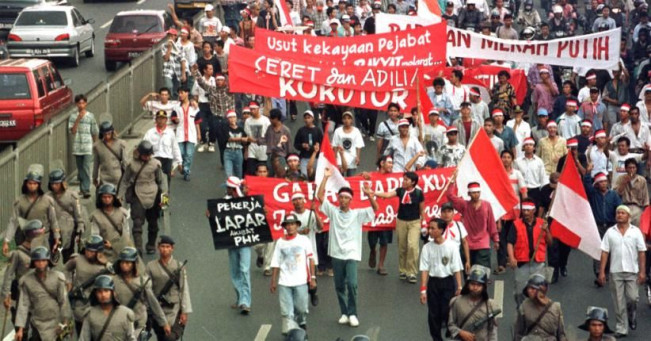 Deflasi 4 Bulan Beruntun, Akankah Terulang Sejarah Krisis Moneter?