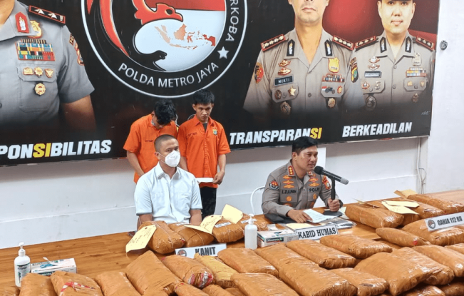 Polda Metro Amankan Tiga Kurir Ganja Lintas Sumatera-Jawa