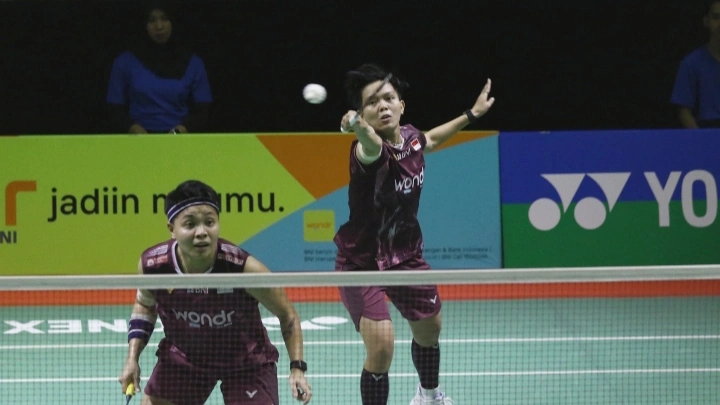 Pasangan ganda putri unggulan Indonesia Apriyani Rahayu/Siti Fadia melanu ke semifinal Indonesia Masters 2025. [FTNees/Kesuma]