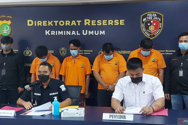Polisi Ciduk Empat Pelaku Pencurian Modus Gembos Ban di Depok