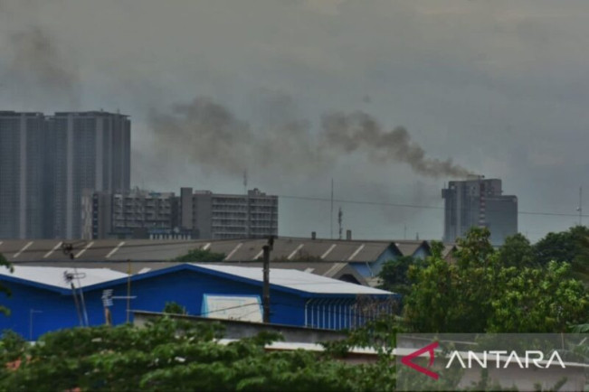Emisi Bergerak dan Tak Bergerak Penyebab Polusi Udara