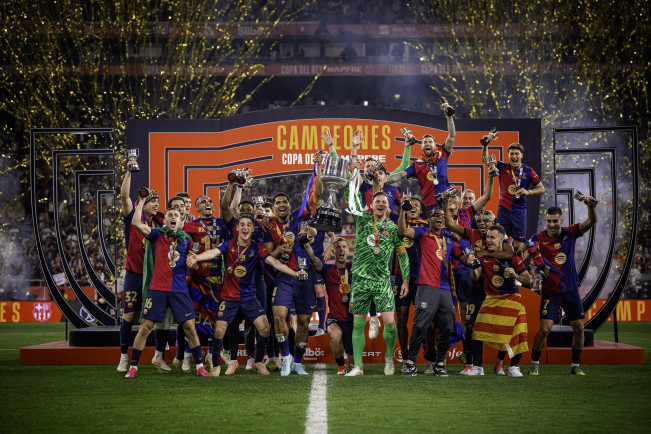 Barcelona Juara Copa Del Ray, Tekuk Real Madrid 3-2