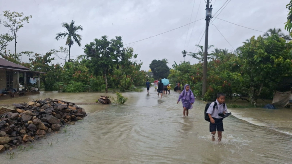 7 Kabupaten/Kota di Sumut Diterjang Banjir dan Longsor: Jalan Putus, Jembatan Ambruk