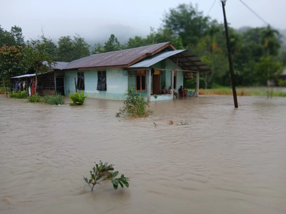Rumah warga terdampak banjir di Sumut. [Istimewa]
