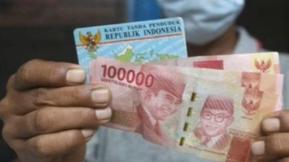 Ilustrasi warga penerima bansos terlibat judi online. [Instagram]