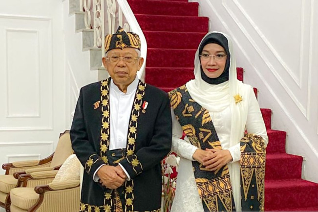 Hadiri Upacara HUT Ke-77 RI, Wapres Gunakan Pakaian Adat Tanah Kelahiran