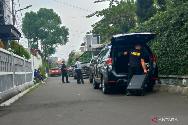 Polisi Lanjutkan Olah TKP di Rumah Dinas Kadiv Prompam Polri
