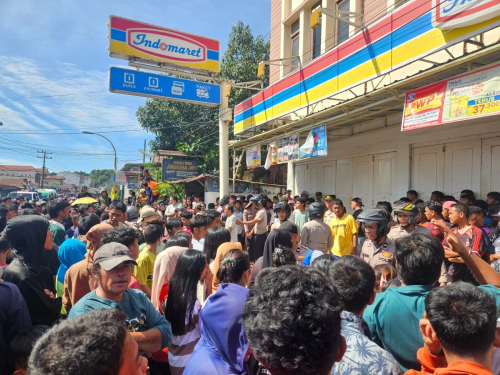 Sebanyak 16 orang diamankan polisi dari lokasi penjarahan. [Istimewa]