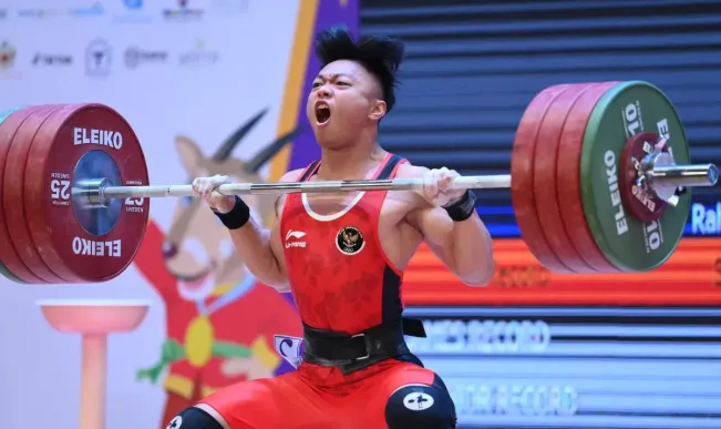 Rahmat Erwin Pecahkan Rekor Dunia dan Sabet Medali Emas IWF 2023