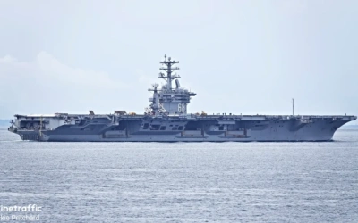 Kapal Induk AS Dekat Venezuela: Tekanan Trump Terhadap Maduro?