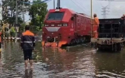 Jalur Kereta Semarang Terendam, 17 Perjalanan KA Alami Rekayasa Ini Daftar KA yang Dibatalkan