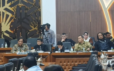 Once Mekel Guyon 'Sentil' Piyu dan Fadly: Ajaib! Beda Kubu Tapi Tetap Manggung Bareng