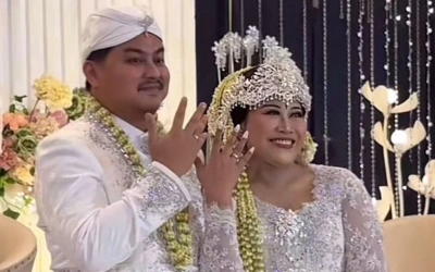 Mahar Rp110 Juta dan Emas 15 Gram, Boiyen Resmi Dinikahi Rully Anggi Akbar