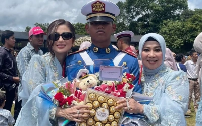 Dewi Perssik Menangis Haru Saat Anaknya Resmi Jadi Taruna Akmil