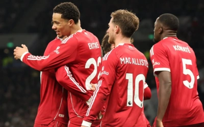 Dua Kartu Merah Warnai Duel Panas Tottenham vs Liverpool, The Reds Tersenyum