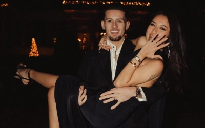 Resmi Dilamar! Jennifer Coppen Pamer Cincin dari Justin Hubner