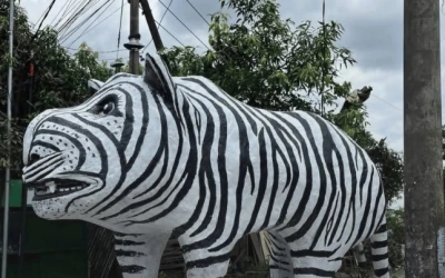 Dari Mimpi Gaib hingga Viral, Kisah Cak Suwari Ciptakan Patung Macan Putih di Kediri