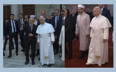 Paus Leo XIV Lepas Sepatu dalam Kunjungannya ke Masjid Biru Turki