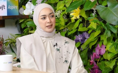 Viral Sosok Wanita Rambut Biru di Pemakaman Gary Iskak, Ini Penjelasan Richa Novisha