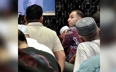 Timur Kapadze Salat Jumat di Istiqlal, Isyarat Bakal Latih Timnas Indonesia?