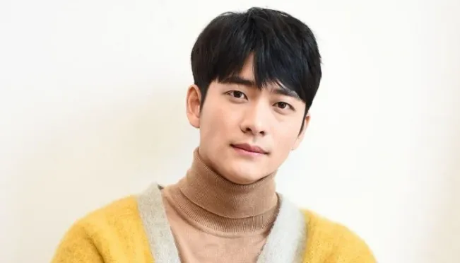 Kang Tae Oh Umumkan Bakal Ikut Wamil Bulan Depan