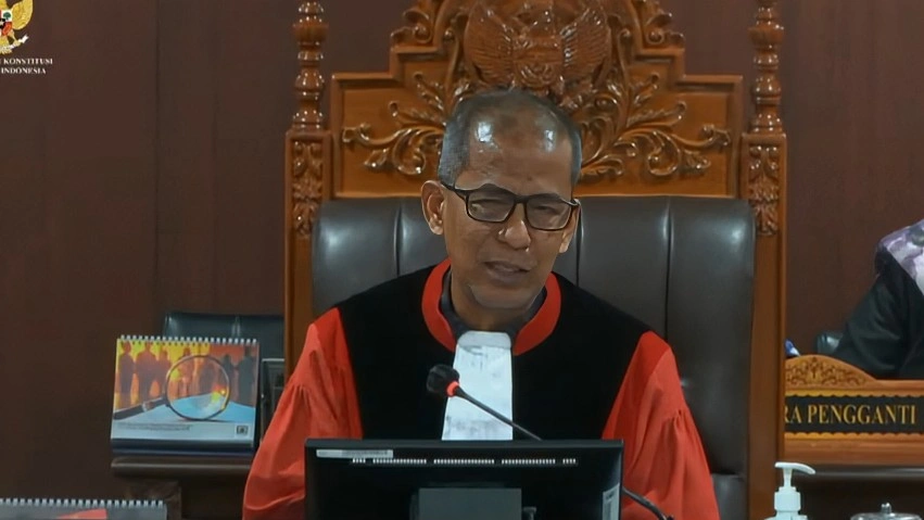 Hakim MK Sesalkan Pernyataan Kepala BNPB Bilang Bencana Hanya Mencekam di Medsos