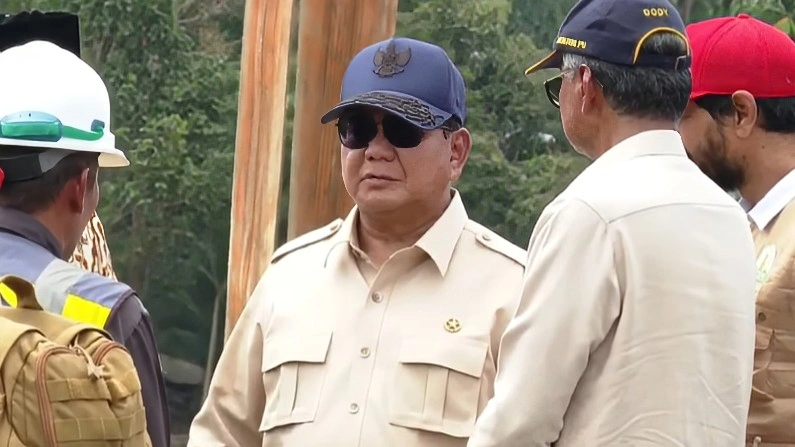 Kunjungi Aceh, Prabowo Pastikan Utang Kredit Korban Bencana Sumatera Dihapus