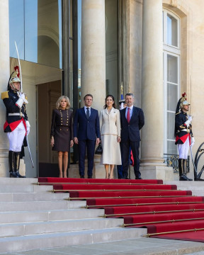 Presiden Prancis Emmanuel Macron dan istrinya Brigitte Macron.  (Instagram @emmanuelmacron)