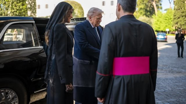 Donald Trump Bergurau Siapa 'Pilihan Nomor 1' baginya untuk Paus, Netizen Geger