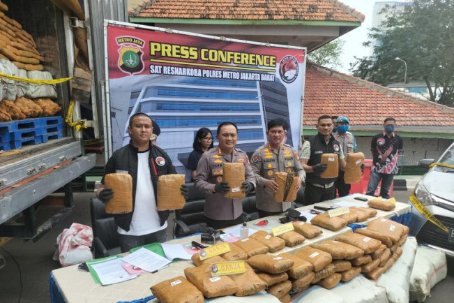 Polres Jakbar Gagalkan Penyelundupan 304 Kilogram Ganja