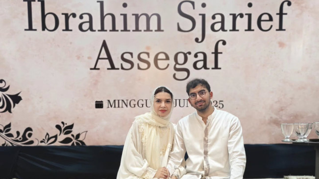 Bersama Izzat, Najwa Shihab Kirim Doa untuk Ibrahim Assegaf di Pengajian 40 Harian