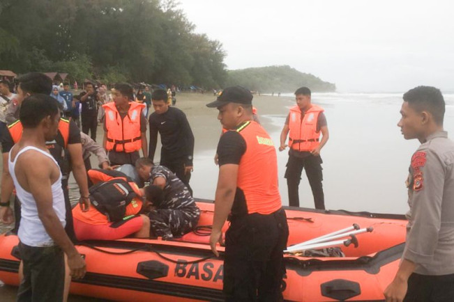 Basarnas Cari Remaja Hilang Di Pantai Ujung Batee