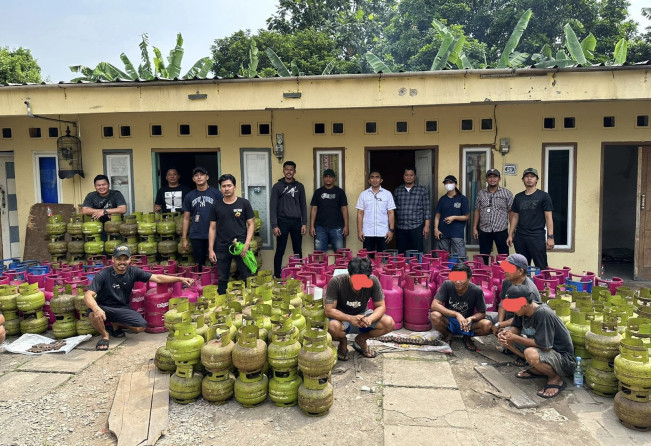 Polda Metro Ciduk Delapan Pengoplos Gas Elpiji 12 Kilogram di Dua TKP