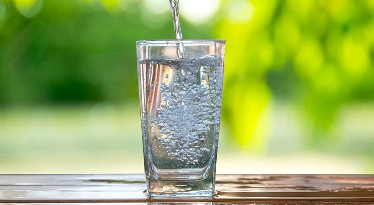 Manfaat Minum Air Putih Setiap Hari untuk Kesehatan Tubuh dan Pikiran