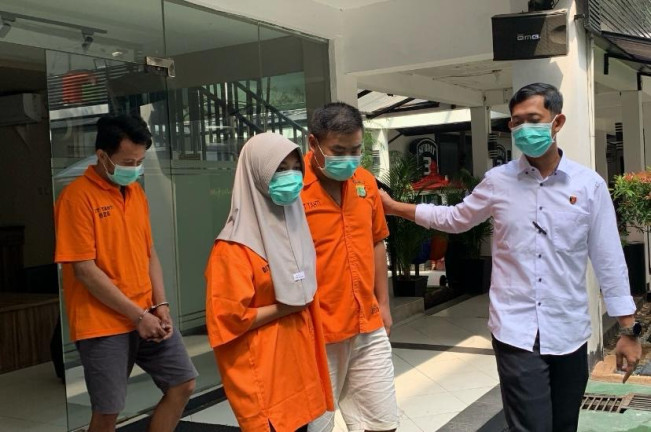 Pasutri Pengedar 1,5 Kg Narkoba MDMA Modus Minuman Suplemen Diringkus