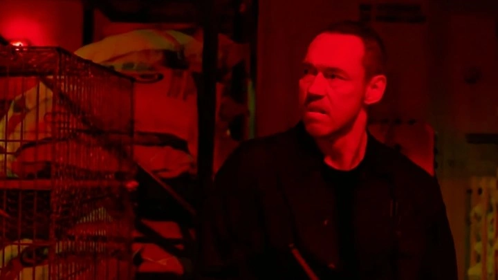 Sinopsis Film Primal, Konflik Manusia dan Binatang Buas di Kapal Kargo