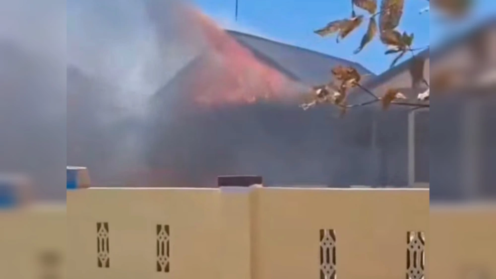 Diduga Bandar Narkoba Lepas, Warga Bakar Kantor Polisi di Sumut