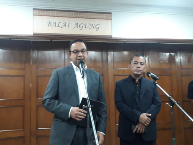 Terima PWI Jaya Award, Anies Baswedan Siap Fasilitasi Kegiatan PWI